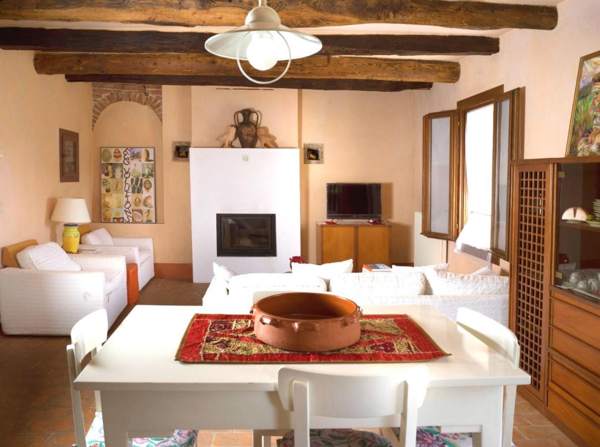 La Casa Di Laura Apartment Castelcucco Bagian luar foto